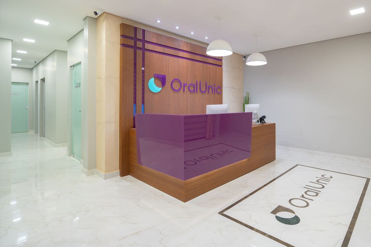 Balcão de atendimento da Oral Unic Caçador